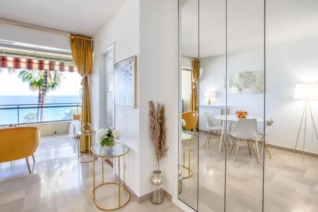 C4 - 1 Bdr Facing Sea & Beach - Parking, Tennis & Wifi Cannes 0*,  Frankrijk