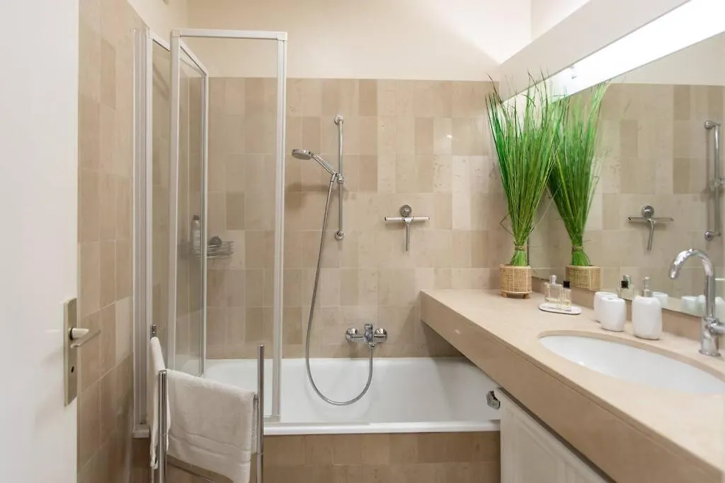 C4 - 1 Bdr Facing Sea & Beach - Parking, Tennis & Wifi Cannes Appartement
