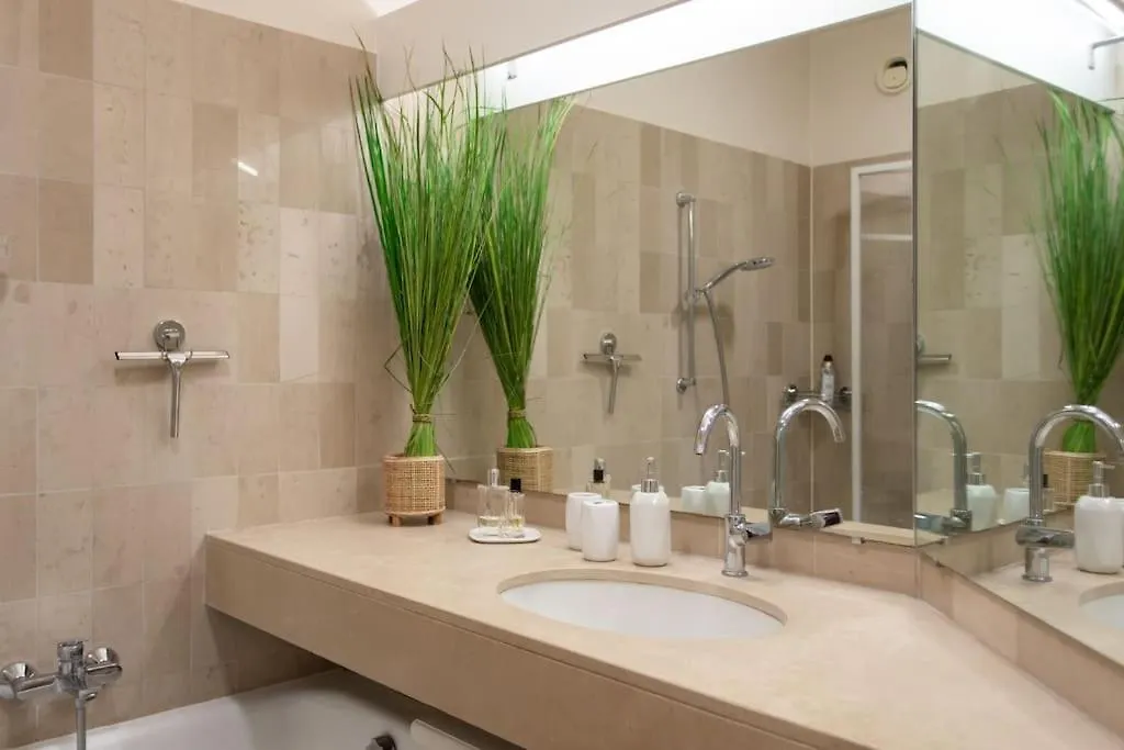 C4 - 1 Bdr Facing Sea & Beach - Parking, Tennis & Wifi Cannes
